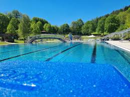 Embedded in the swabian alb biosphere reserve, münsingen is the most sustainable tourist destination in germany. Anbaden Im Freibad Munsingen Bei Freiem Eintritt Uber Die Alb Reutlinger General Anzeiger Gea De