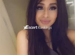 Bianca Watts's Instagram, Twitter & Facebook