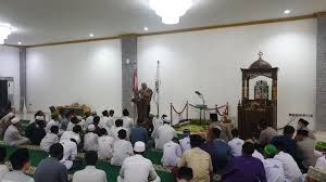 Check spelling or type a new query. Polda Metrojaya Silahturahmi Ke Ponpes Al Fatih Kaffah Nusantara Serahkan Bantuan Sosial Dari Kapolda Metrojaya Patroli Hukum