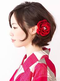 浴衣に合う髪型 自分で簡単にできる浴衣へアアレンジ 袴 卒業式 ヘアスタイル 成人式 ヘアスタイル ショート 着物 髪型 ボブ