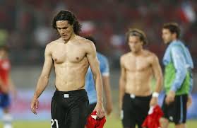 View the player profile of manchester united forward edinson cavani, including statistics and photos, on the official website of the premier league. Edinson Cavani Simon Kjaer 1645507984 Jpg 1280 832 Hombres Futbol Ejercicios
