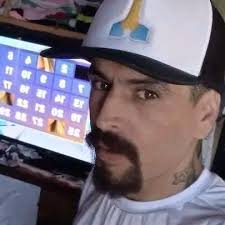 MOTOBOY PEDE AJUDA APÓS SOFRER ACIDENTE. No dia 08 de janeiro de 2025, o  Robson que é morador do bairro Jd. Paraíso em Almirante Tamandaré/PR,  sofreu um acidente na Rodovia dos Minérios,