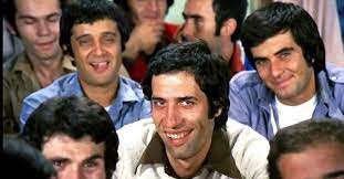 Bazen güldürdüler, bazen hüzünlendirdiler, bazen de ders verdiler bizlere. Hababam Sinifi Oyuncularindan Kimler Yasiyor Hababam Sinifi Ozel Camlica Lisesi Nerede Oyuncu Kadrosu Medya Haberleri