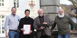 10.05.2021, 17:00 uhr haus bachem, , 53639 königswinterhaus bachem, königswinter. Konigssommer 2019 Im Xxl Format Event Mit Konigswinter Song Und Andenken Aktion Kolnische Rundschau