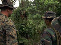Former prime minister shahid khaqan abbasi visited the headquarters of pakistan army's elite ssg | credit: In Jungle Area Our Commando Vs Us Commando