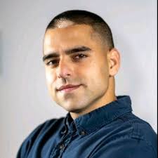 Honored and proud to be part of the Dean's List for the second year in a  row 👩‍🎓✨ I'm grateful to everyone who supported me