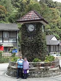 Setelah makan siang berangkat desa pandai sikek yaitu sebuah desa yang terkenal dengan kerajinan tangan songket dan ukiran kayu. Saramsa Dairi Musafir Kembara Tanah Tinggi Bukit Fraser