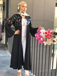 Manto By Afroozmaison Manto By Afroozmaison Tesettur Mont Modelleri 2020 Women Blouses Fashion Iranian Women Fashion Abayas Fashion