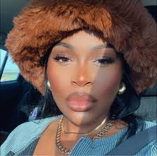 Can anyone please recommend a good restaurant that is walking distance from  Avila, and will I need reservations? We arrive this Thursday!