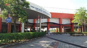 Kompas.com/garry lotulung mahasiswa menyampaikan orasi di depan gedung dpr/mpr, jalan gatot subroto, senayan, jakarta pusat, selasa (24/9/2019). Mohd Faiz Bin Abdul Manan Pusat Sains Negara Cawangan Wilayah Utara Psncwu