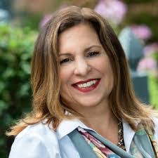 Nancy Lauro's Instagram, Twitter & Facebook