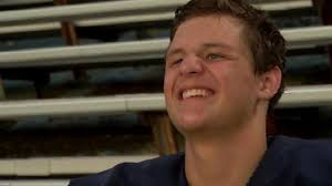 High schooler returns to football 2 years after losing part of his leg