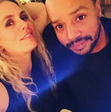 Scrubs star Donald Faison pays tribute to ex-wife Lisa Askey after she  passes away