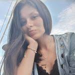 Melissa Burgan's Instagram, Twitter & Facebook