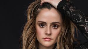 1366x768 Larissa Albuquerque Laptop HD ,HD 4k  Wallpapers,Images,Backgrounds,Photos and Pictures