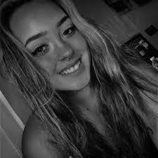 Alexis Boyer's Instagram, Twitter & Facebook