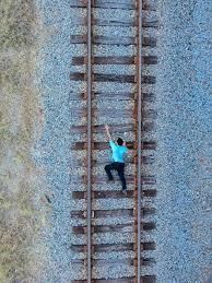 18 Cool Forced Perspective Photography Ideas To Try Perspective Photography Forced Perspective Photography Perspective Photos