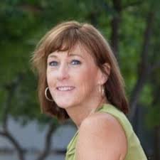 Elizabeth Galla (@EJGAZ)