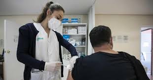 Un hombre que sobrevivió a la tortura durante su detención ilegal, en plena dictadura argentina, fue vacunado contra el coronavirus en el mismo sitio donde lo mantuvieron secuestrado 45 años antes. Vacunacion Del Coronavirus En Aragon Si Lo He Pasado Ya Debo Vacunarme