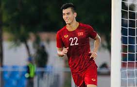 Tiến linh giao lưu với độc giả zing chiều 16/6, tiến linh có cuộc giao lưu với độc giả zing sau hành trình cùng tuyển việt nam giành quyền vào vòng loại thứ ba world cup 2022 tại uae. Bá»' Tiá»n Ä'áº¡o Tiáº¿n Linh Mong Con Trai Trá»Ÿ Thanh Anh Ä'á»©c Má»›i