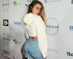 There are no right or wrong answers, it merely tests the balance between the. Who Is Sommer Ray Machine Gun Kelly S Instagram Model Girlfriend Cleveland Com