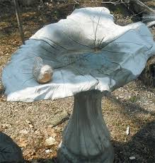 Bird In Bird Bath Video Simple Garden Projects Concrete Bird Baths Garden Crafts Garden Decor Diy Garden Projects Bird Bath Garden Concrete Bird Bath Garden Projects