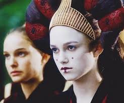 whoever was the casting agent who found Keira Knightly to play Natalie  Portman's handmaiden lookalike needs a raise cuz that's still one of the  best castings ever in my eyes