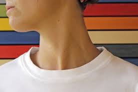 Hello sehat | pusat informasi kesehatan terverifikasi medis 7 Tanda Tiroid Bermasalah Salah Satunya Rambut Sering Rontok Semua Halaman Grid Health