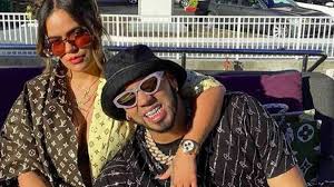Karol g y quavo ahora me llama and sofia reyes and de la ghetto 1,2,3 en los premios billboard 2018 premios billboards 2018. Lo Que Se Sabe De La Supuesta Ruptura Entre Karol G Y Anuel Aa