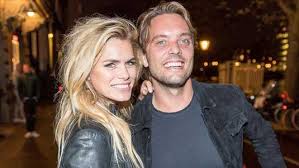 Maar niet voordat we iets anders met je delen. Man Nicolette Van Dam Is Committed To Jada Doornbos