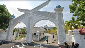Sultan azlan shah university) terletak di bukit chandan, bandar diraja kuala kangsar, perak darul ridzuan. Usas Beri Diskaun Yuran Enam Peratus