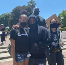 Featuring photos from the legendary annie leibovitz, kendrick lamar is the cover story of this. Kendrick Lamar With His Wife Pac Shirt At Protests In L A Last Week Pics