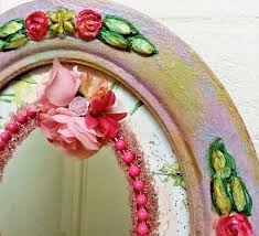 Passer votre commande maintenant et payer à la livraison. Miroir Mural Vintage Ovale A Etagere Shabby Chic Miroir A Roses Sculptees Peintes A La Main Cadre Ovale De Style Romantique Victorien Maison Et Deco Miroirs Par Diyctionary