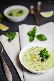 Rezept Fur Eine Sommerliche Kalte Zucchini Joghurt Suppe Sommer Suppe Kalte Suppe Rezept Rezepte
