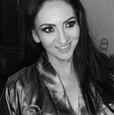 Elvira Mustafa's Instagram, Twitter & Facebook