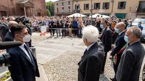 Uno stipendio da 18.300 euro al mese, calcolato su . Sergio Mattarella Stipendio Quanto Guadagna Il Presidente Della Repubblica