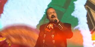 Canelo” vs Saunders: Pepe Aguilar sorprendió con popurrí mexicano en la  espectacular pelea - Infobae