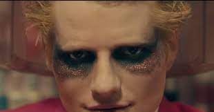 On bad habits, ed sheeran reflects on past habits of constant drinking and late night partying and what these actions tend to lead to. Kj 3zq1c52bmwm