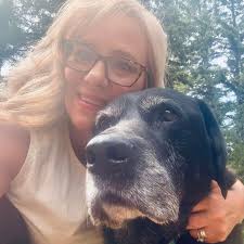 Say hello to rookie guide, Ashley Douglas! Ashley hails from Amherstburg,  Ontario 🇨🇦 and in her free time, enjoys skating.