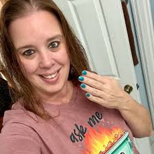 The best gift for your Valentines 🤭💅 Salon quality gel nails from home,  in less than 20 minutes, for less than £20… plus ZERO nail damage! Who can  compete with that?😅 #valentinesnails #athomenails #gelnailstrips