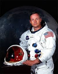 Neil Armstrong 1st Man On The Moon Dies At 82 Neil Armstrong Man On The Moon Space Race