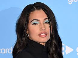 Mabel estrena 'Crying