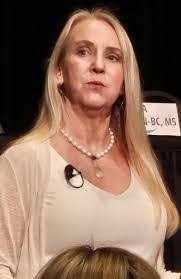 Lisa Suttle's Instagram, Twitter & Facebook