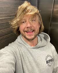 Samu Haber's Instagram, Twitter & Facebook