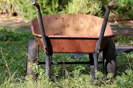 Jun 12, 2020 · soak rusty tools in a weak vinegar solution. Wheelbarrows Gardening Rusty Rusted Garden Tool Faceplate Garden Tools Equipment Autumn Clean Pikist