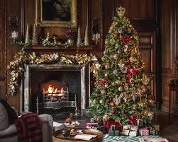 Christmas Tree Trends 2020 Top New Looks And Classic Approaches To Decorating Your Tree Homes Gardens Homes Gardensdocument Documenttype