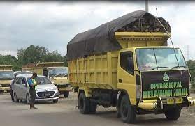 Klotok jamaah haul ke 15 / polsek kapuas timur siapkan tempat istirahat jamaah haul. Blogfimdalinha Klotok Jamaah Haul Ke 15 Klotok Jemaah Haul 15 Sekumpul Diberi Solar 1000 Liter Dibagikan Cuma Cuma Kanal Kalimantan 10 Bulan Ago 3 522 6 1