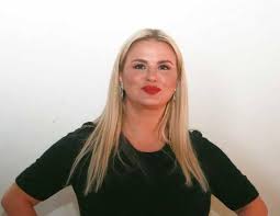 Певицу анну семенович и телеведущего дмитрия губерниева подозревают в тайном романе. Semenovich I Guberniev Mogli Zakrutit Burnyj Roman