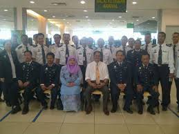 Bahagian perkapalan, tingkat bawah, bangunan harbour city, 42000, tel: Imigresen Malaysia On Twitter Turun Padang Kp Jim Bersama Peg Imi Yg Bertugas D Port Klang T Kasih Kp Hishammuddinh2o Kdnputrajaya Arahimradzi Http T Co 9h0aqdxs