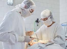 Biaya rumah sakit yang tidak ramah di kantong kadang jadi pertimbangan orang untuk berobat. Hal Yang Perlu Diketahui Seputar Operasi Jantung Bocor Alodokter